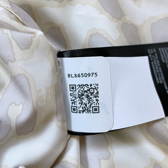 The North Face Women’s Nuptse Belted Mid Jacket In Gardenia White - Picture 10 of 11